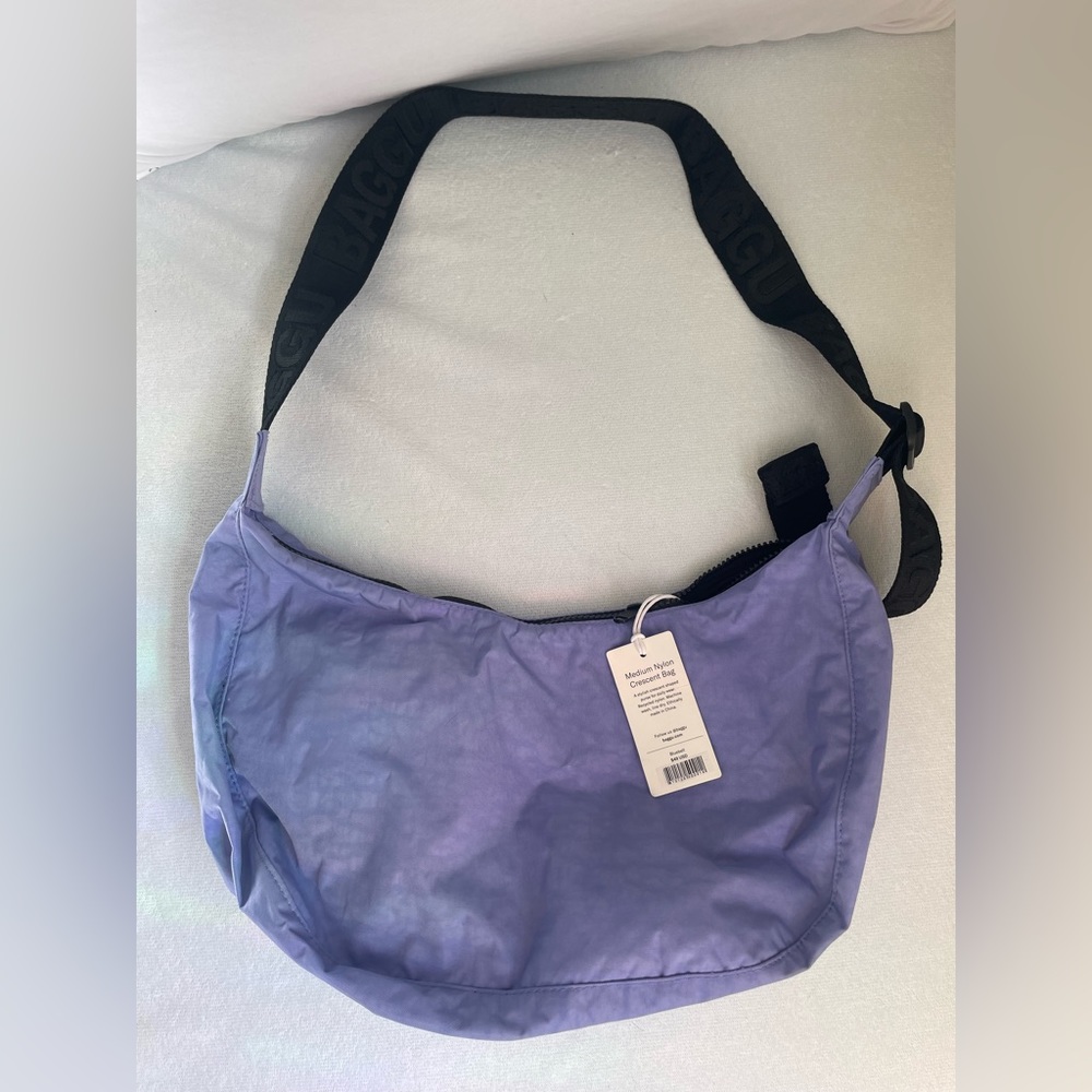 NWT Baggu Medium Nylon Crescent Bag Bluebell